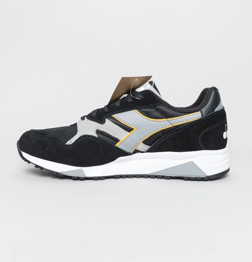 Diadora N902 Trainers Black/Black - Image 4