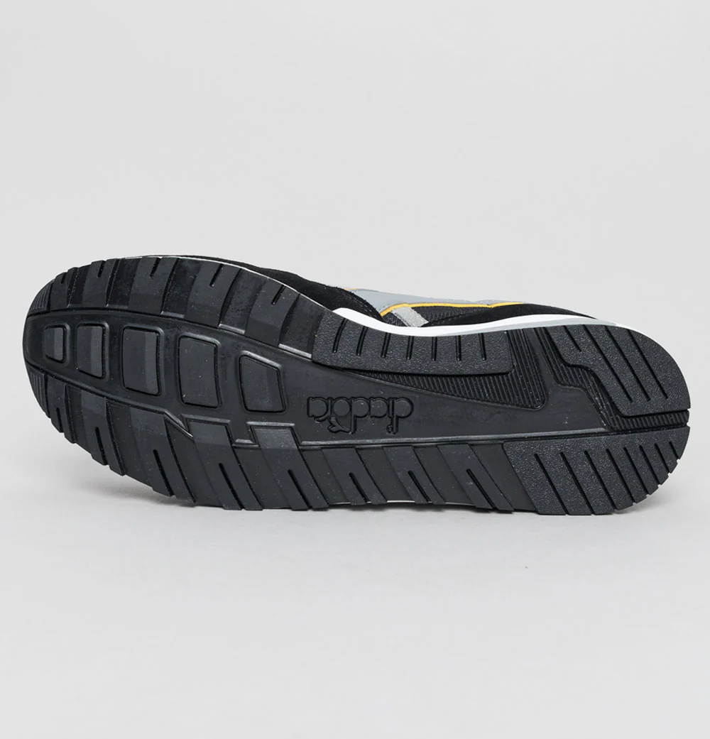 Diadora N902 Trainers Black/Black - Image 6