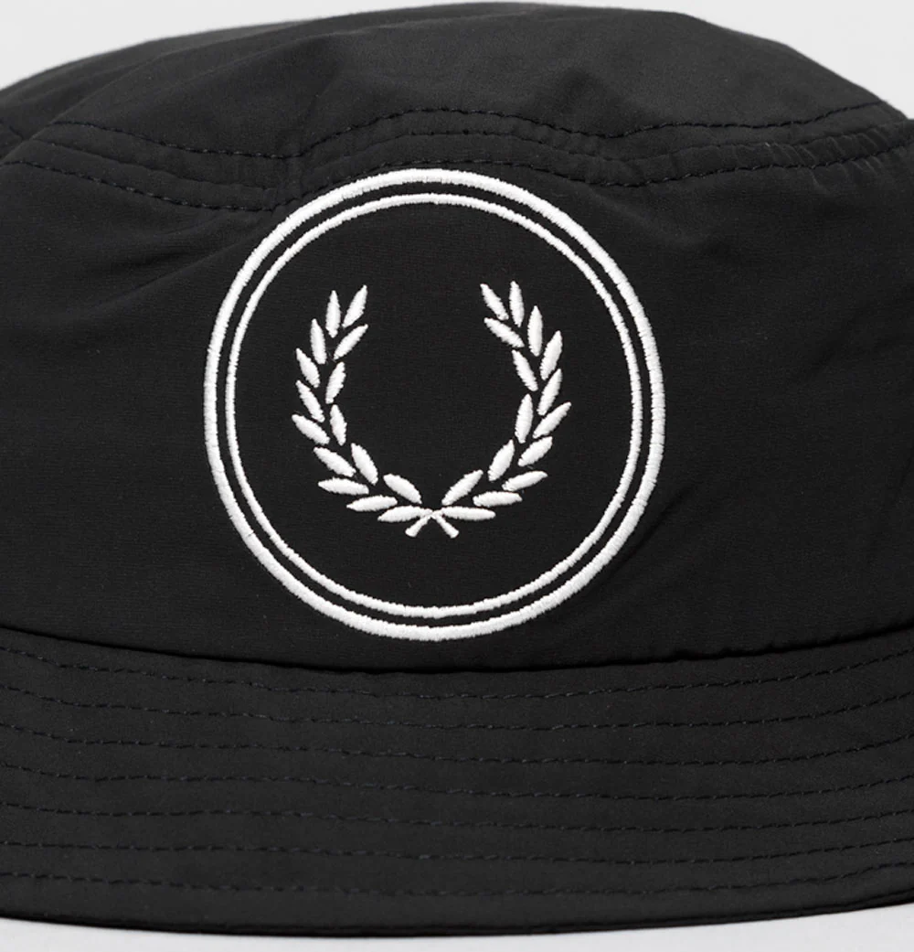 Fred Perry Circle Branded Matt Poly Bucket Hat Black - Image 3