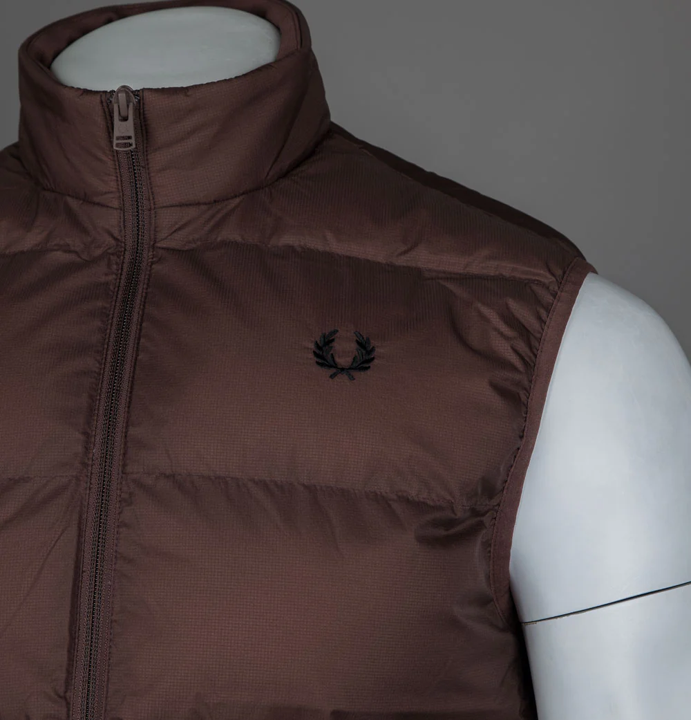 Fred Perry Insulated Gilet Carrington Brick - Image 4