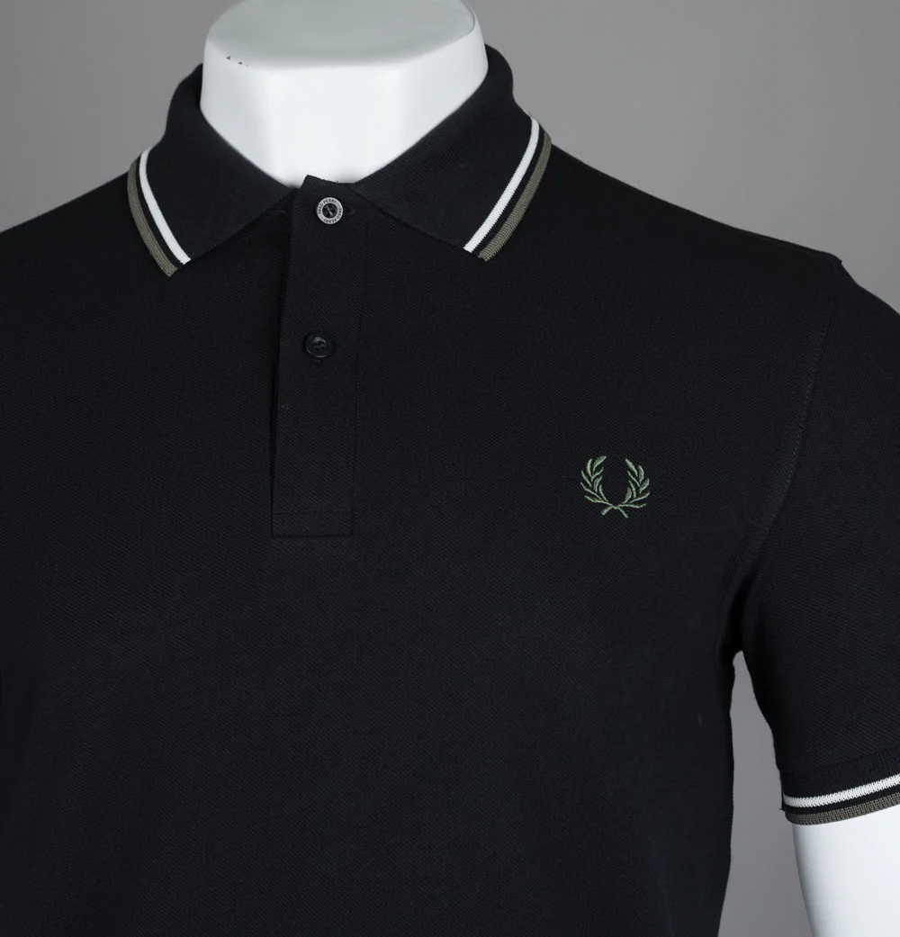 Fred Perry M3600 Polo Shirt Black/Ecru/Laurel Wreath Green - Image 3