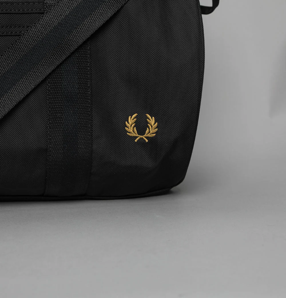 Fred Perry Textured Nylon Barrel Bag Black - Image 3