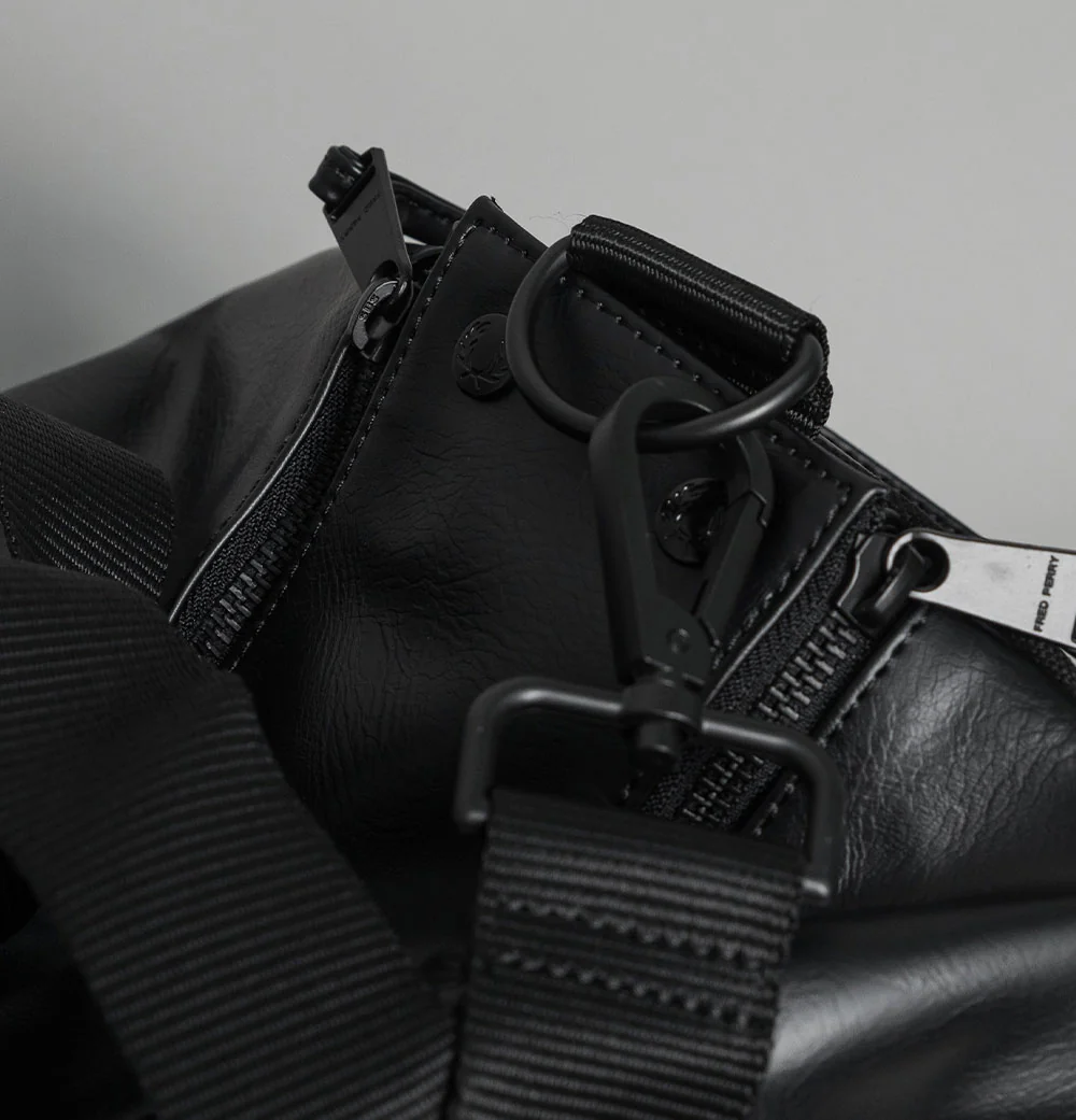 Fred Perry Tonal Barrel Bag Black - Image 5