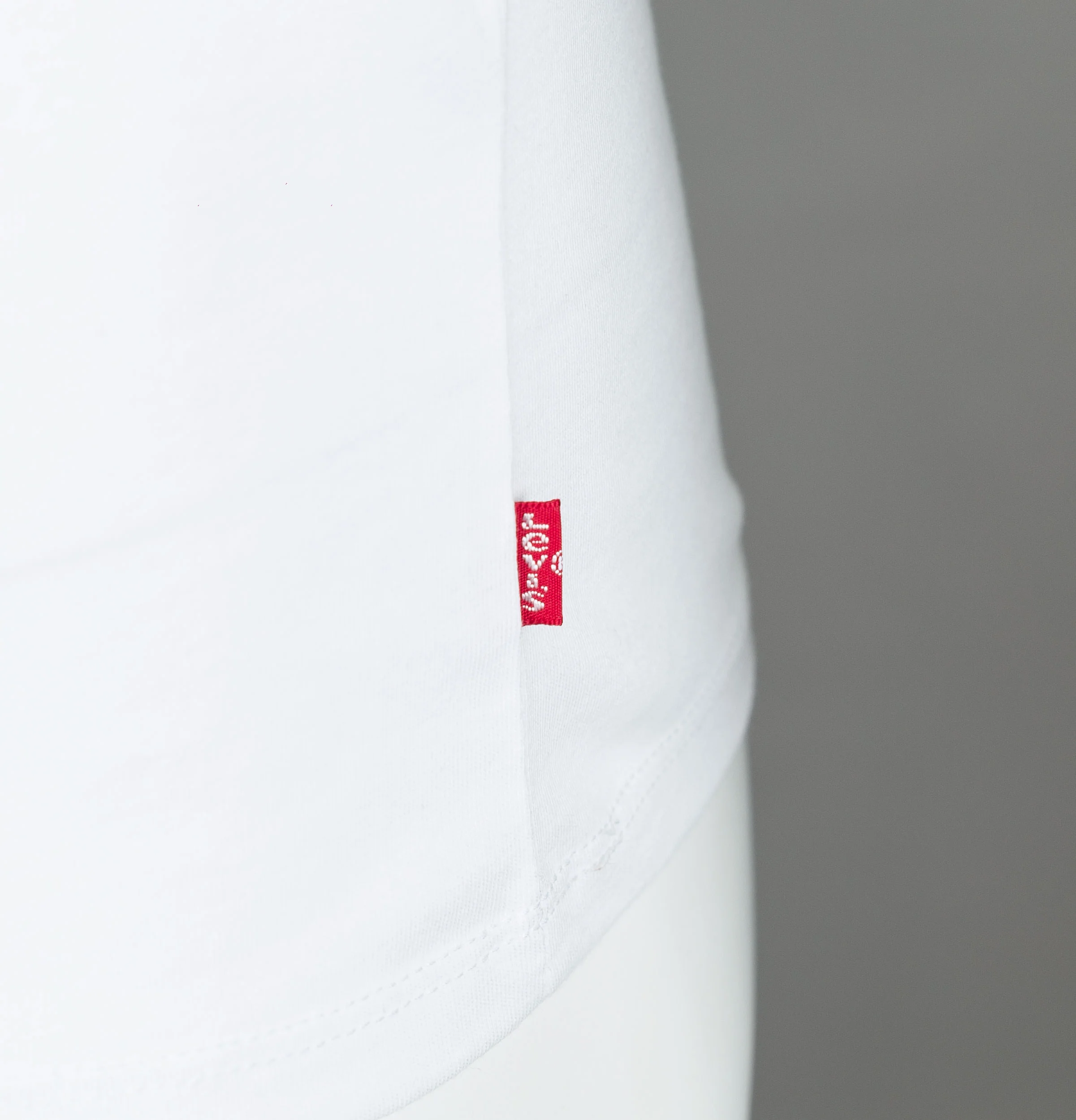 Levi's® Housemark Graphic T-Shirt White/Blue - Image 4